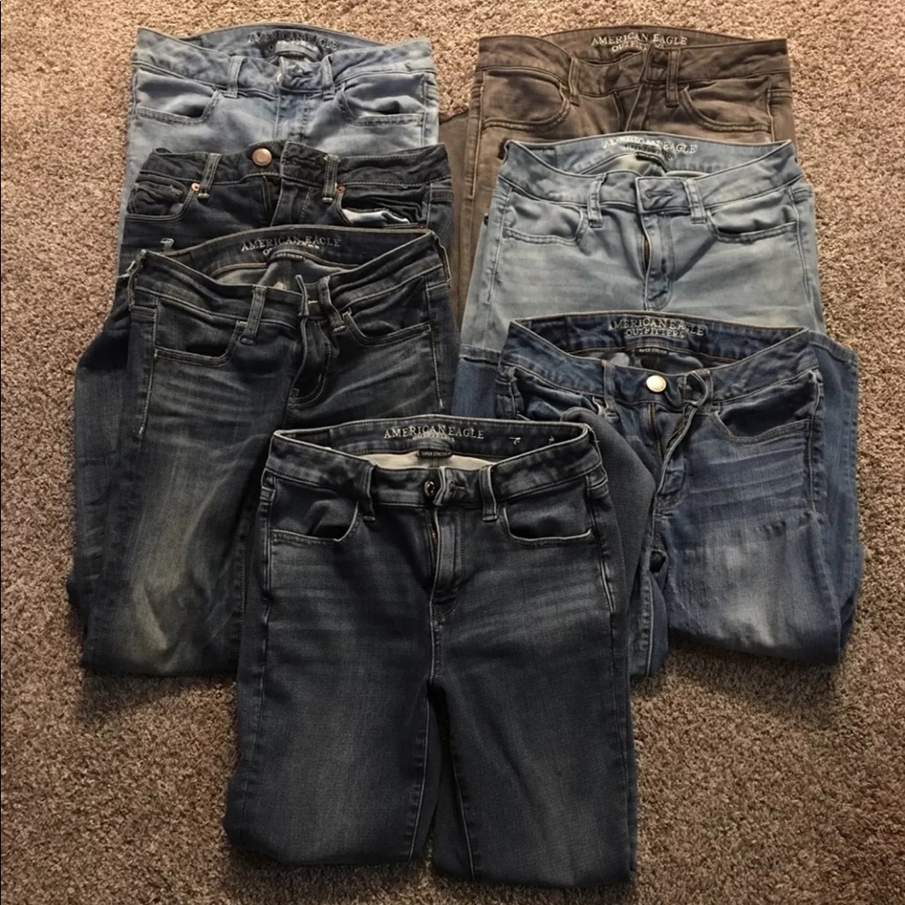 Lot(7) America Eagle jeans.